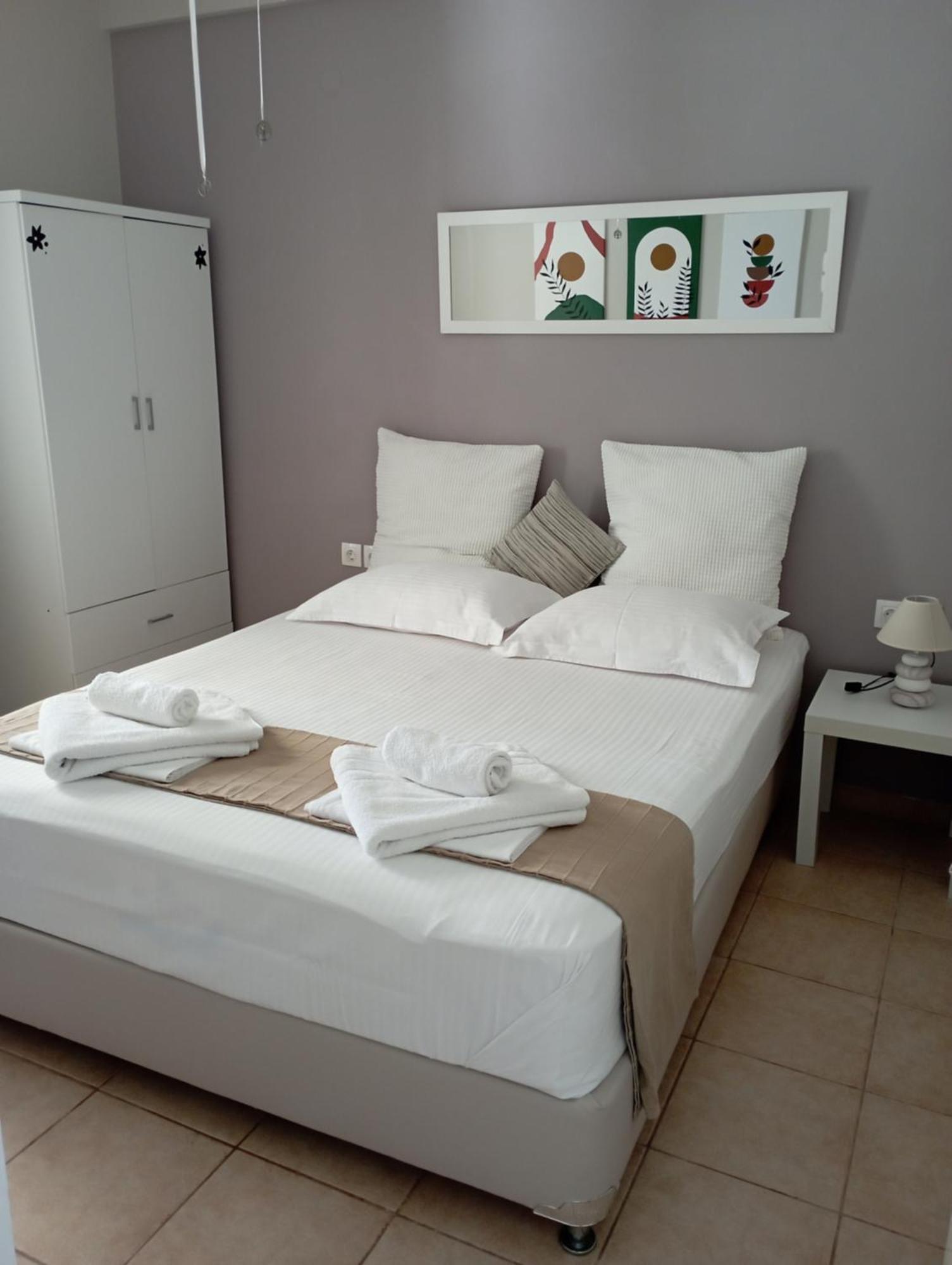 Olive Mare Holidays Nea Iraklia Exterior foto