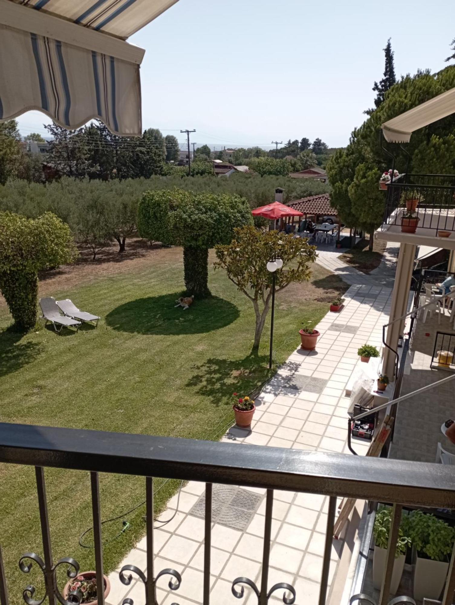 Olive Mare Holidays Nea Iraklia Exterior foto